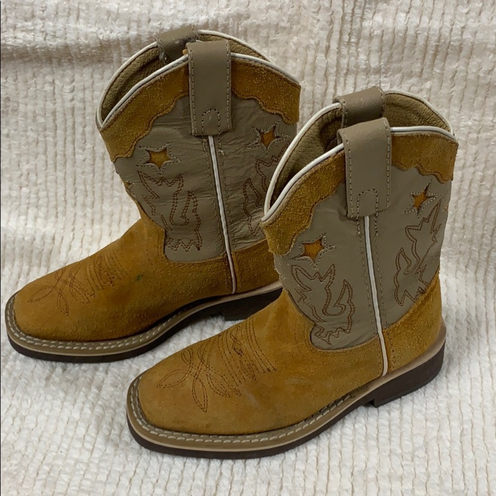 HH BOOTS SIZE 11.5